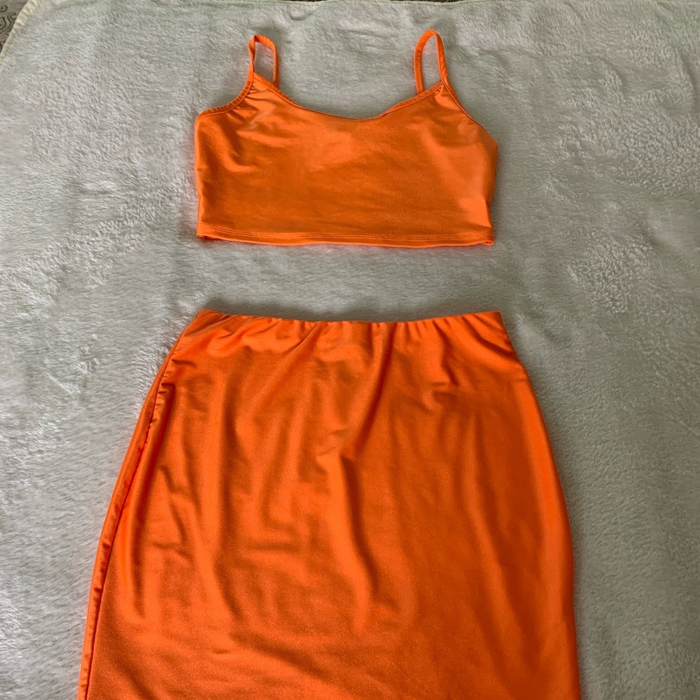 Publik Woman 2PC Bodycon Skirt Set. Size: M